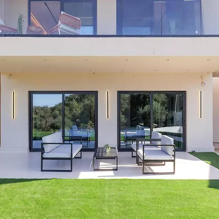 Villa Optima By *