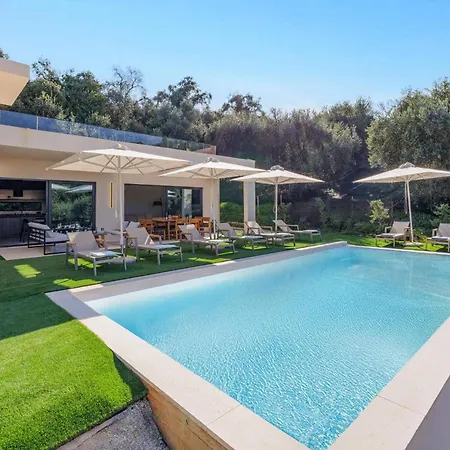 Villa Optima By Peroulion